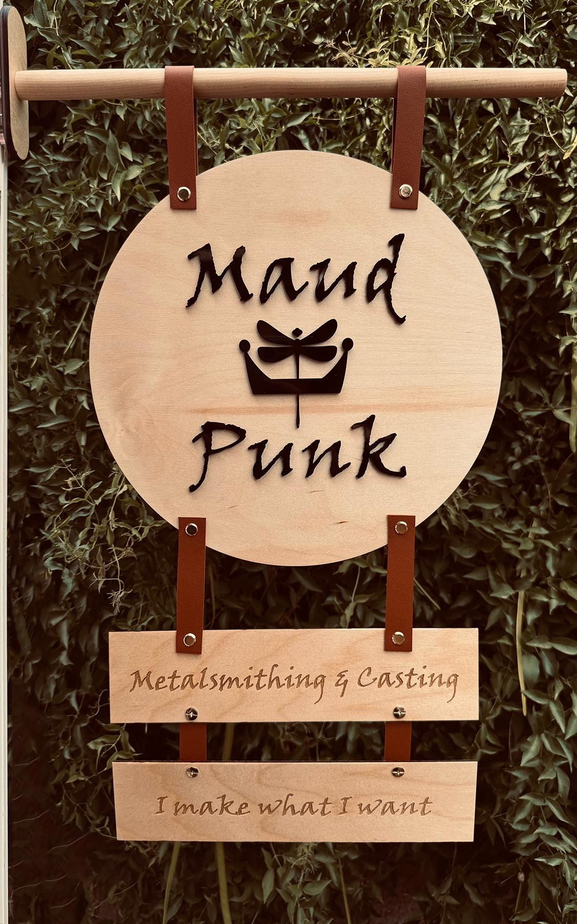 Hanging Market Sign with Magnetic Mount